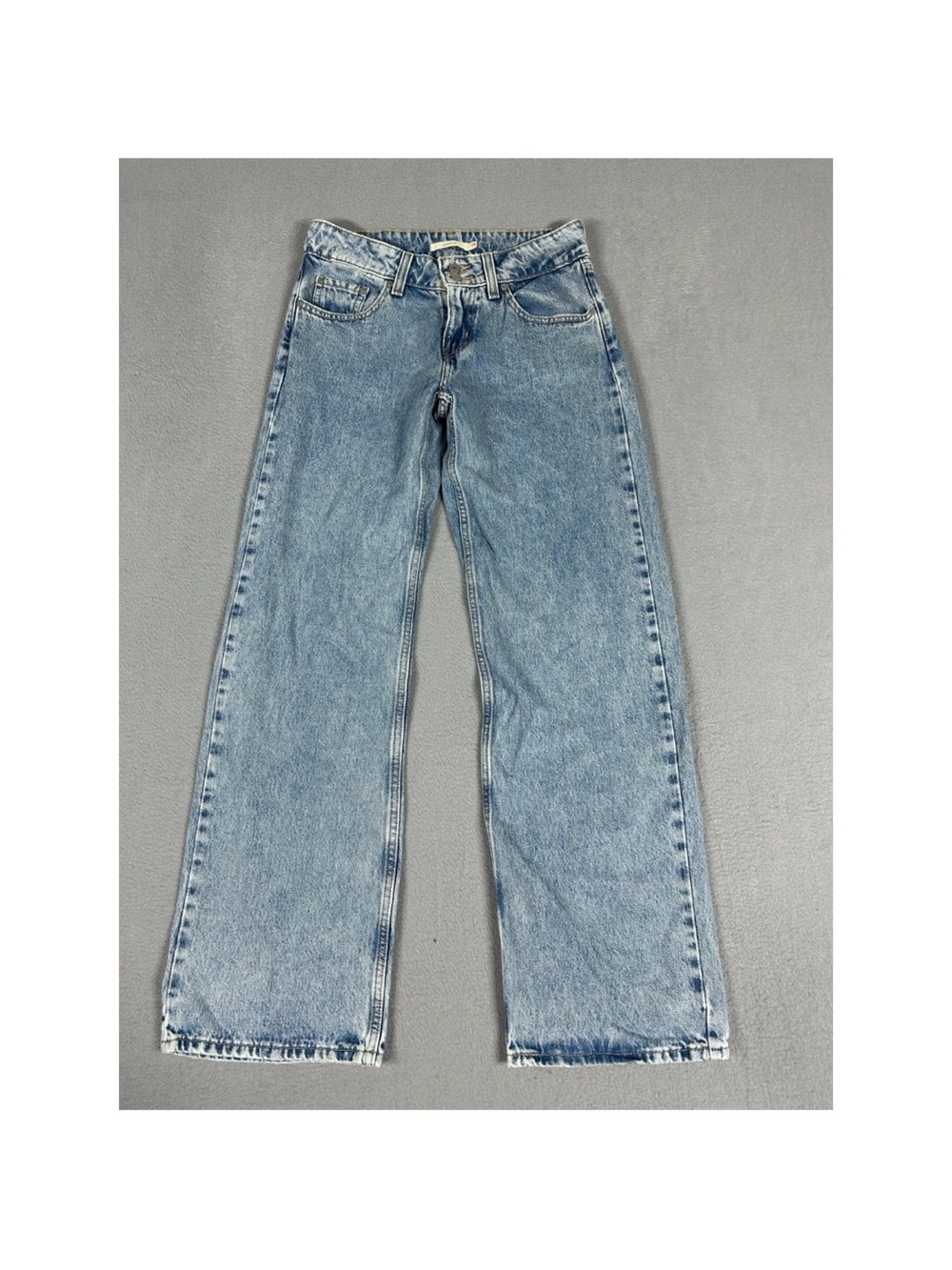 Levis Womens 26 × 32 Superlow Wide Leg Jeans Light Wash Blue
Denim Baggy